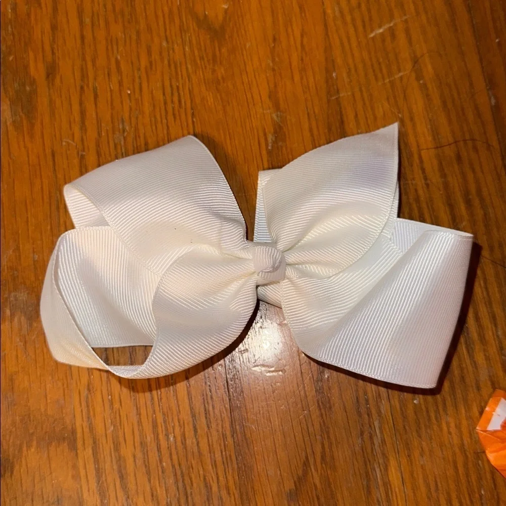 Elegant White Hair Bow big jojo siwa